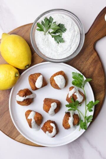 Try these flavorful Salmon Meatballs—tender, healthy, and easy to make. A perfect family dinner! Get the recipe and make a delicious meal tonight.